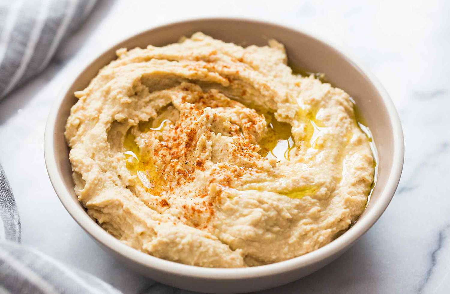 Creamy and Authentic Hummus Recipe for a Perfect Mediterranean Dip